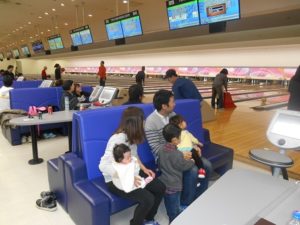 社内レクレーション　ボウリング大会【平成28年2月28日】㈱鈴木組・㈱カクオウ合同02